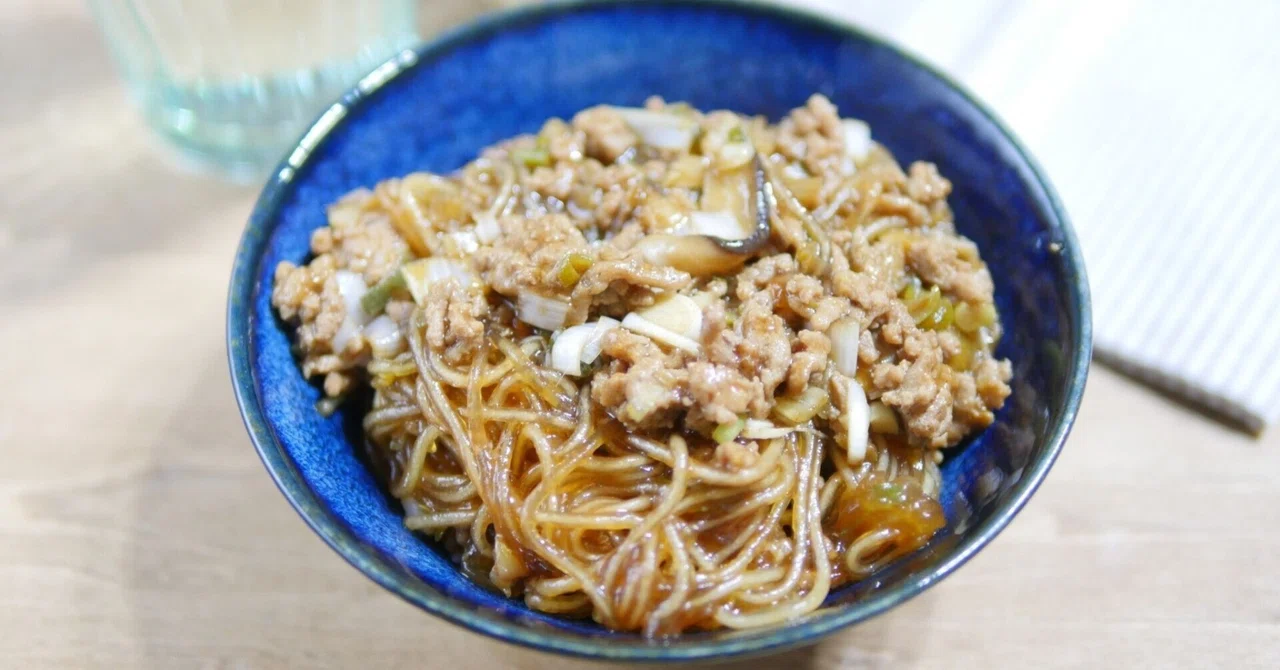 春雨も一緒に煮込むと好みの固さでいい染み込み具合に。麻婆春雨