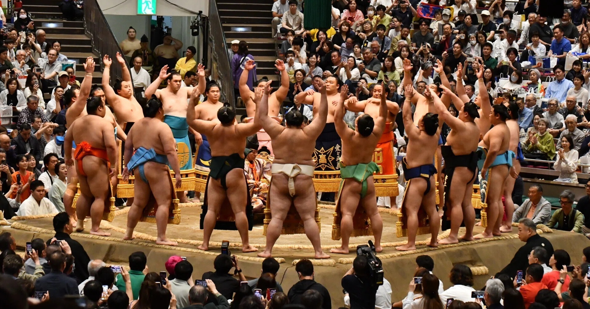大相撲五月場所をマス席で観る｜David