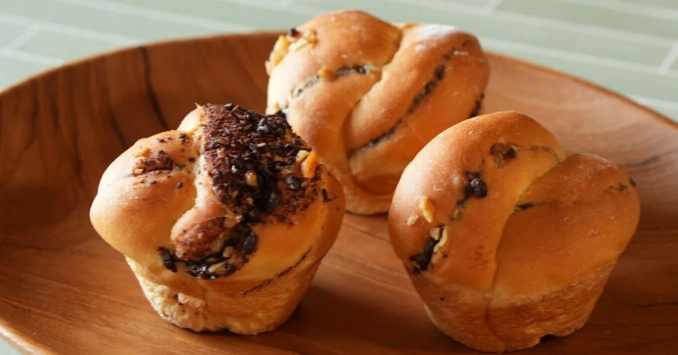 Happiness in the scent of fresh baking. Fluffy chocolate and