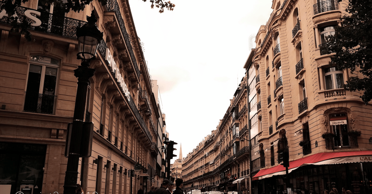 パリ8区 シャンゼリゼ大通り裏のmarbeuf通り Point2vue410 ポワン ドゥ ヴュ 視点 パリ Note パリ8区 シャンゼリゼ大通り裏のmarbeuf通り Point2vue410 ポワン ドゥ ヴュ 視点 パリ Note