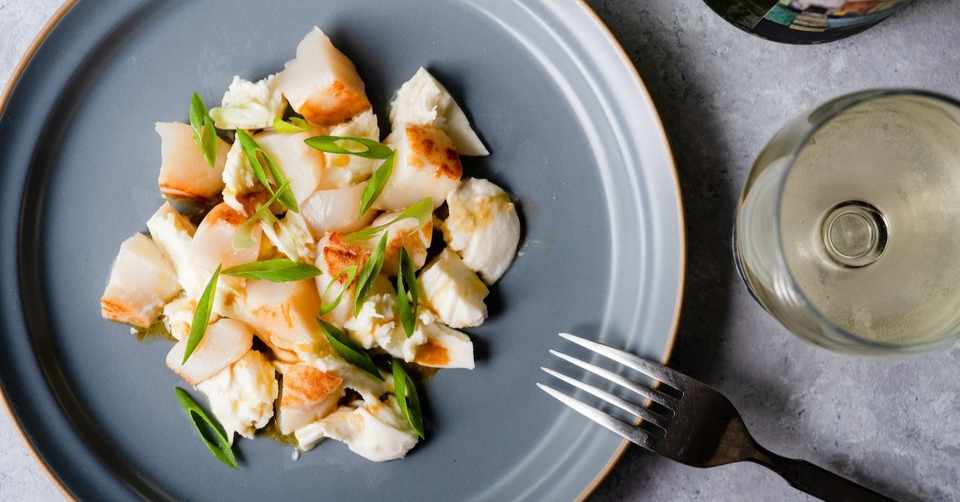 焼きホタテとモッツァレラチーズのオリーブオイル醤油和え Reizoko Ni Almonde 冷蔵庫にあるもんで Note