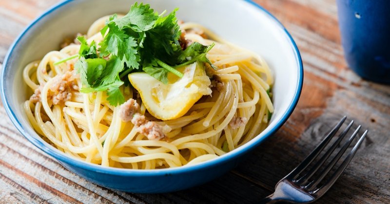 とりひき肉とパクチーのベトナムパスタ Reizoko Ni Almonde 冷蔵庫にあるもんで Note