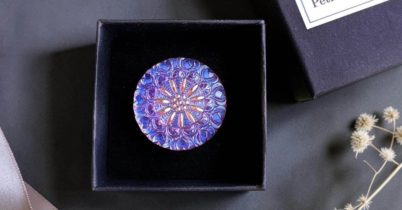 Why am I so drawn to Czech glass?｜西村さゆり/ Petite Rara 