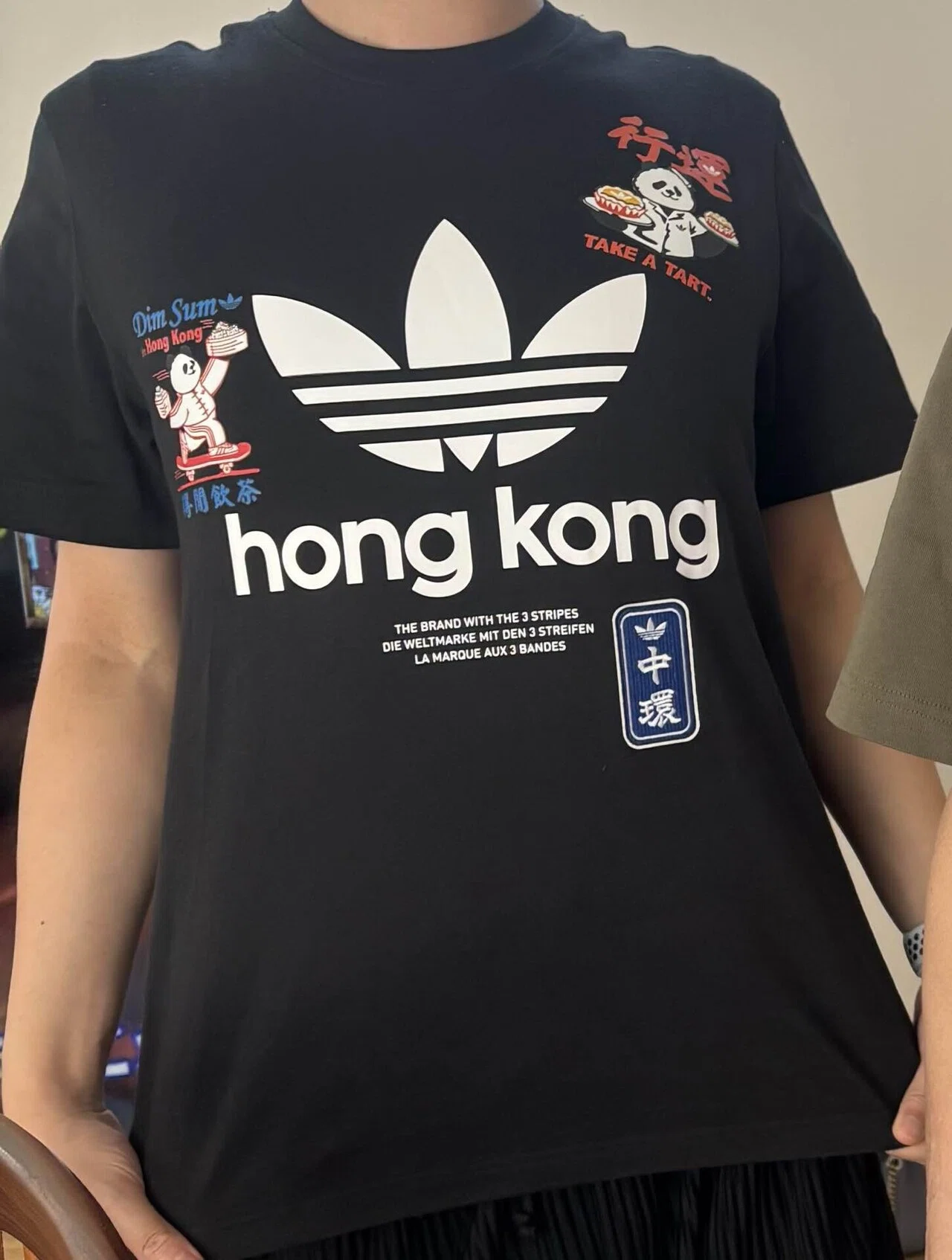 さもない旅行記・香港編⑨】オリジナルのご当地Tシャツと迷えるオット