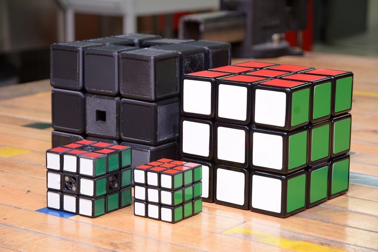 全自動ルービックキューブ Self-solving Rubik's Cube｜蕪木孝