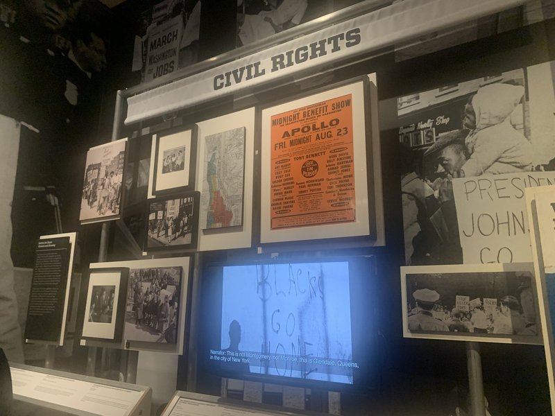 写真　市立博物館　「公民権」コーナー