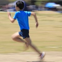 ベタベタ走り バタバタ走りを改善 かけっこはこれで速くなる 足の着き方について 体育家庭教師トータルスポーツ Note