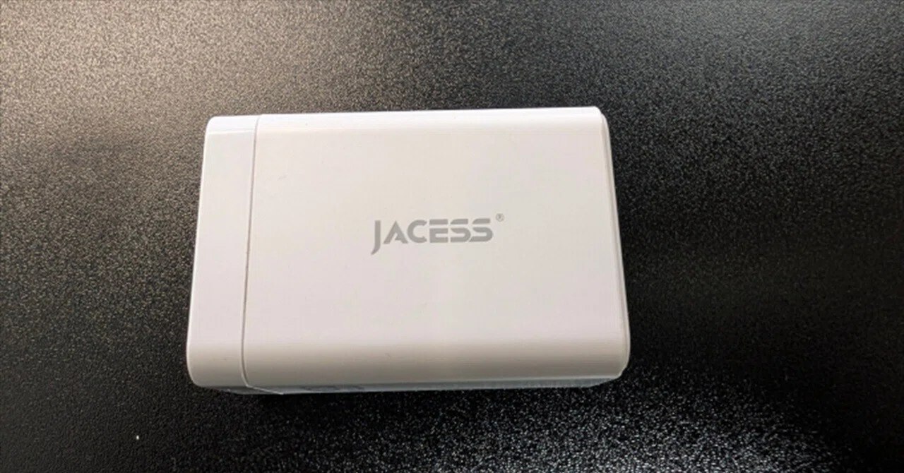 安くなっていたので、充電用のアダプターとしてJACESS PD充電器っての