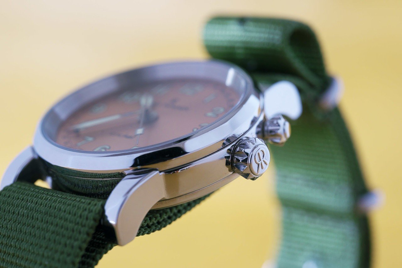 名はコオロギ、声はアブラゼミ｜ちいさな島