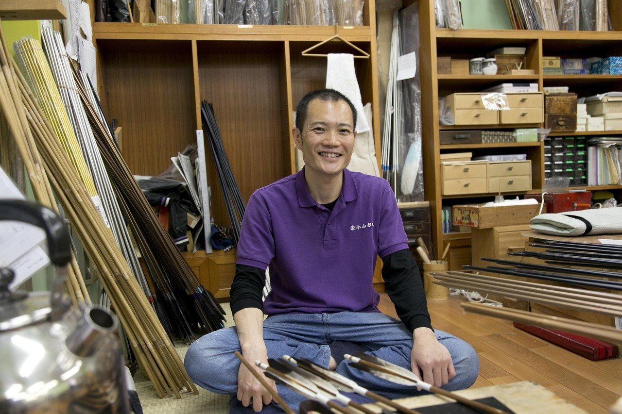 塙 将一さん 小山弓具 九代目代表（東京・神田）｜じじ神保町