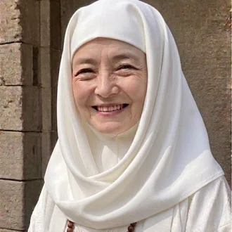 尼