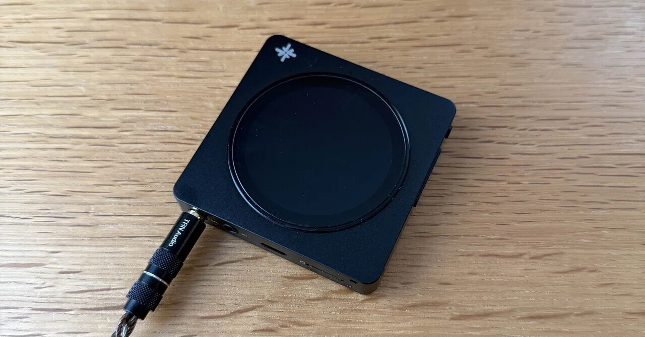 新しくて懐かしい、音楽を聴く楽しさを凝縮した音楽プレーヤー - FIIO