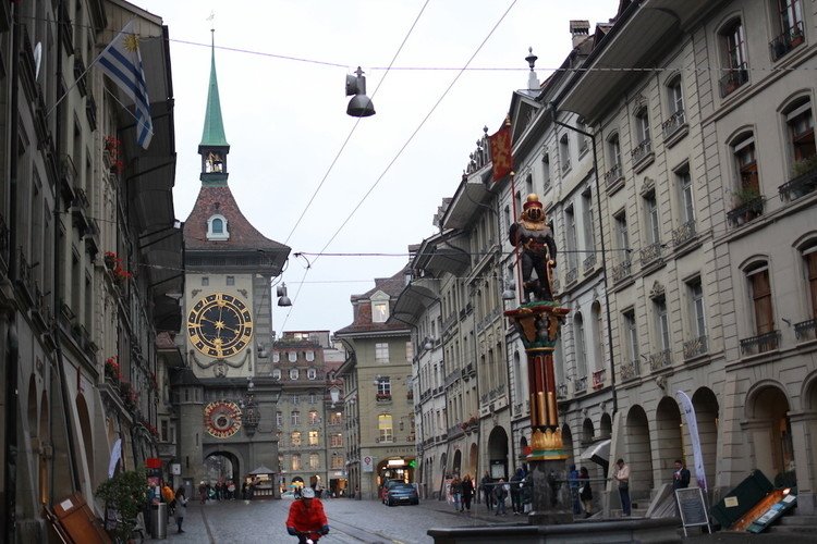 Swiss Bern（ベルン）の街は世界遺産に登録されています。Bernの中でも有名な時計台。