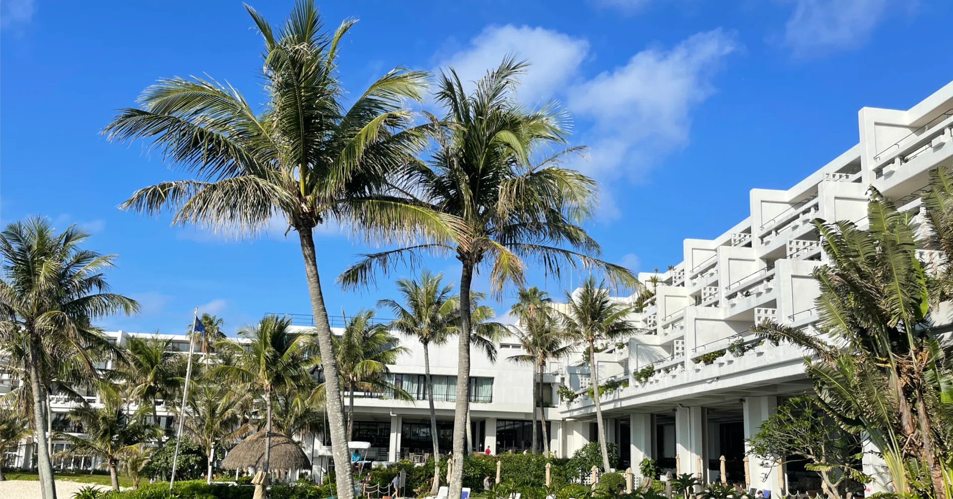 A Pioneer of Okinawa Resort Hotels: Moon Beach Museum Resort