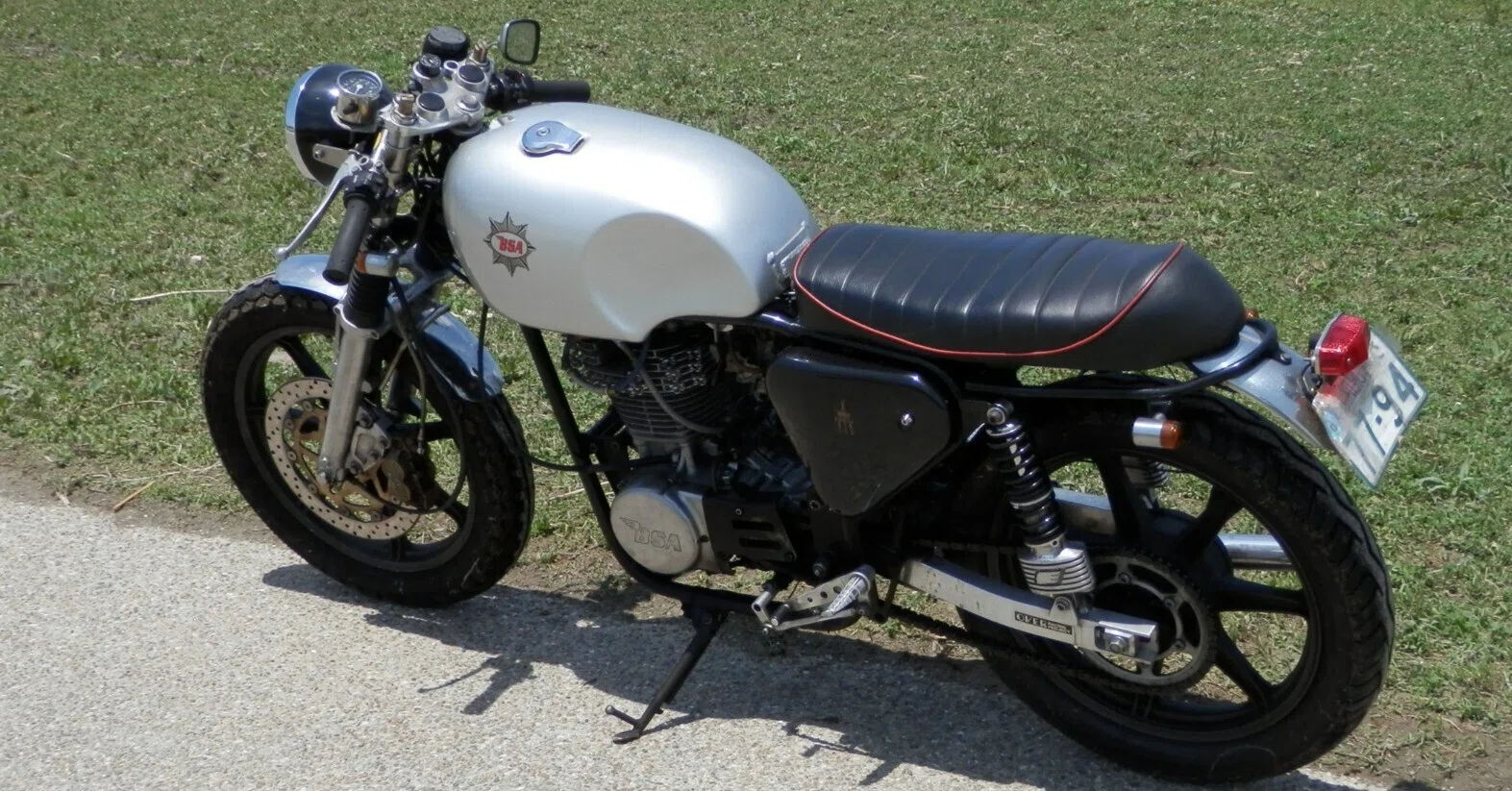 Bsa gb250 シート交換 GB250クラブマン 後期 シートカバー外し方 原付の廃車買取はライトナウ