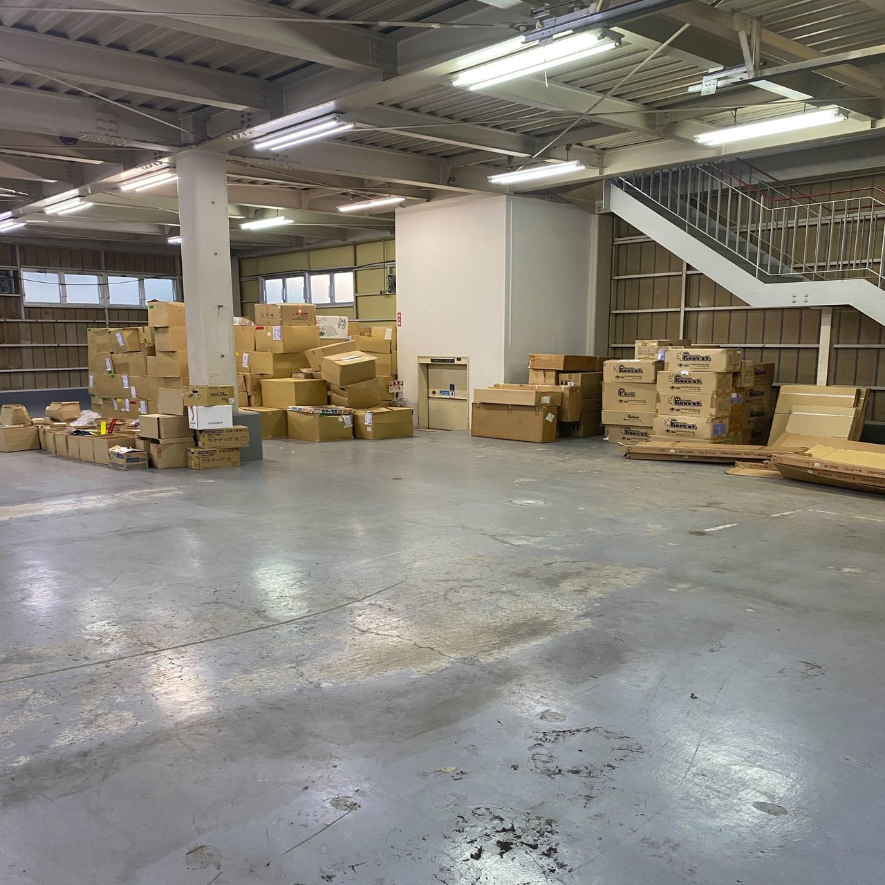 神奈川の倉庫 T Base始動 まだまだ完成ではないですがここから作っていきます 山本祐介 オタク社長 トイズキング Note