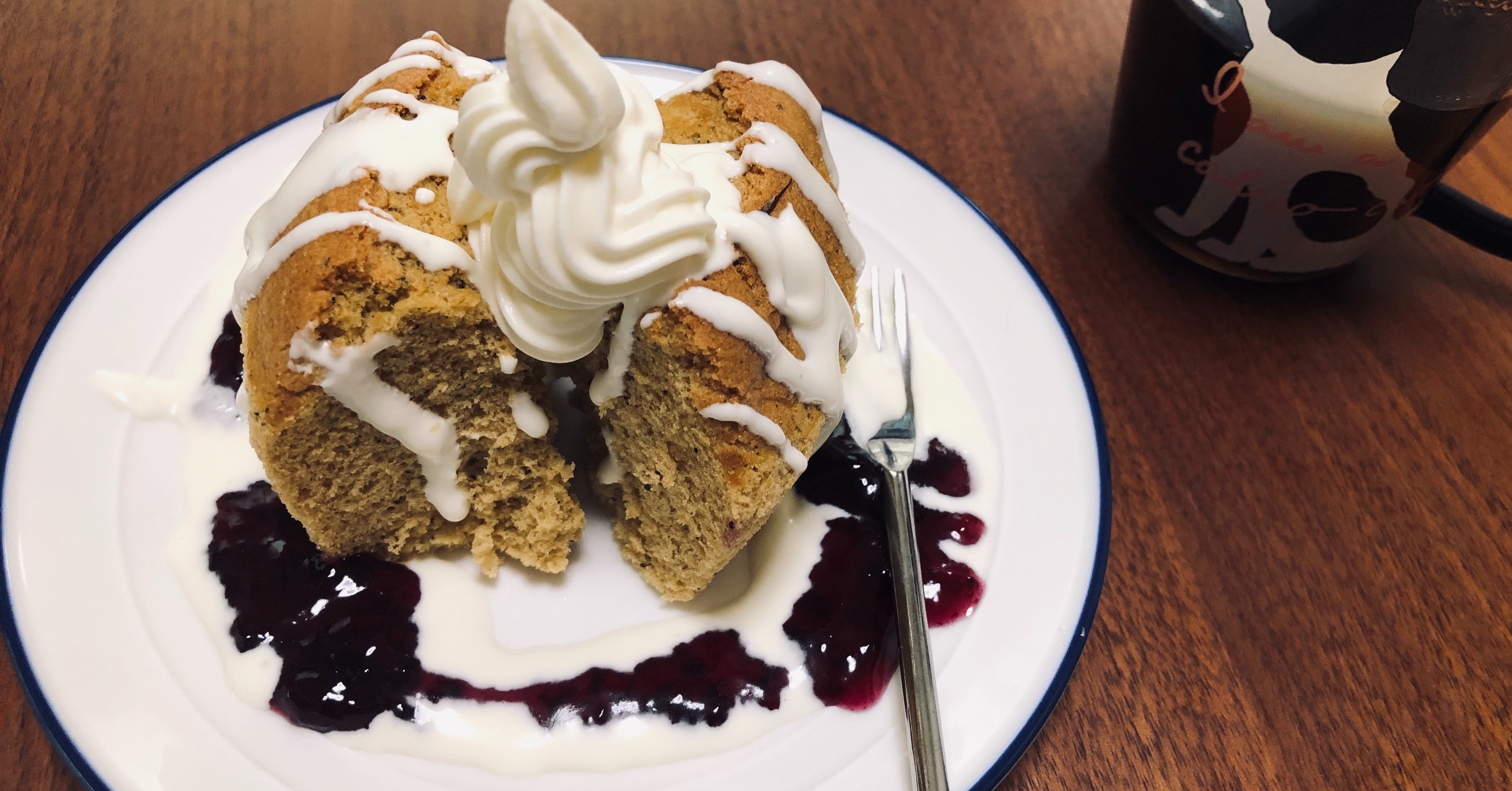 紅茶のシフォンケーキのデコり方で迷うおじ｜ケイチェルおじ｜note