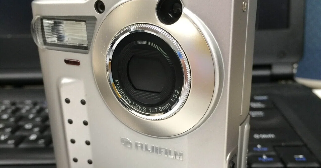 No.2：初めて購入したデジカメ「FinePix 2700」｜単身赴任のマイルフック