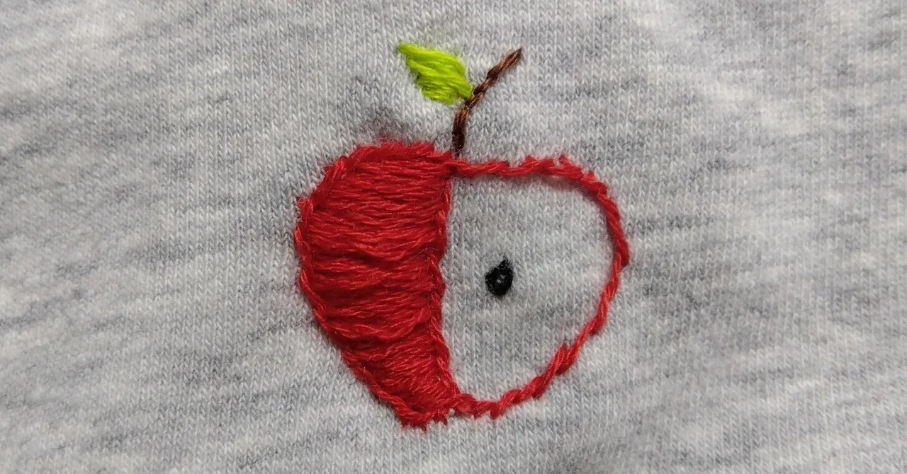 刺繍に初挑戦！りんご｜びすこのフェルトばこ