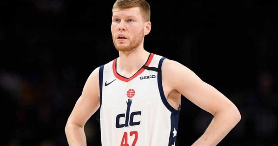 ウィザーズ 対 スパーズ