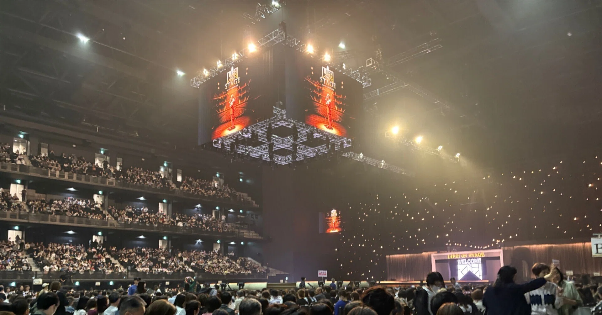 まさかの1万8000人の熱狂〜番組史上最大規模のコントライブ『LIFE! ON 