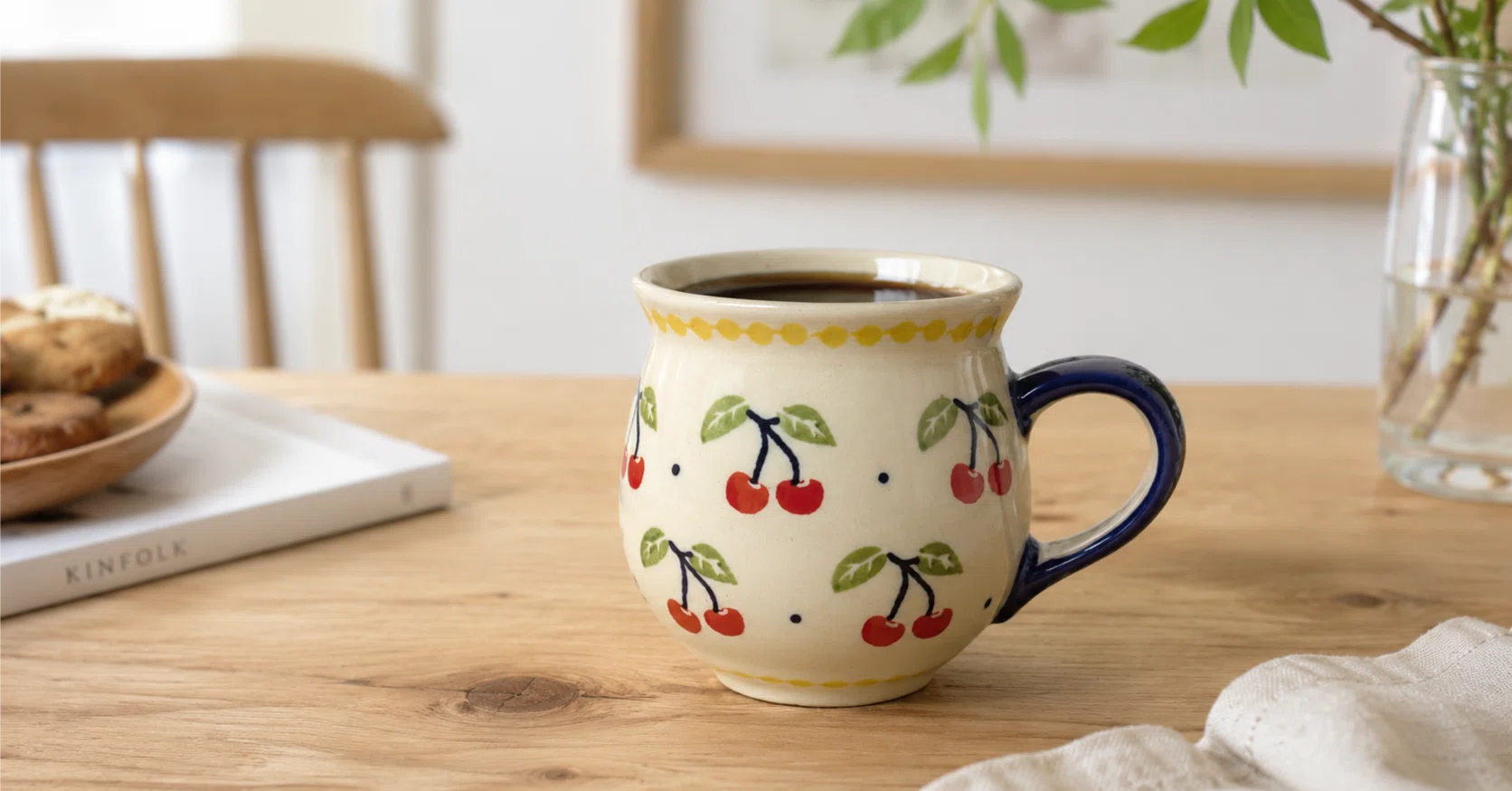 さくらんぼ柄のマグで、朝のコーヒー時間を少し楽しく｜PAYSAGE