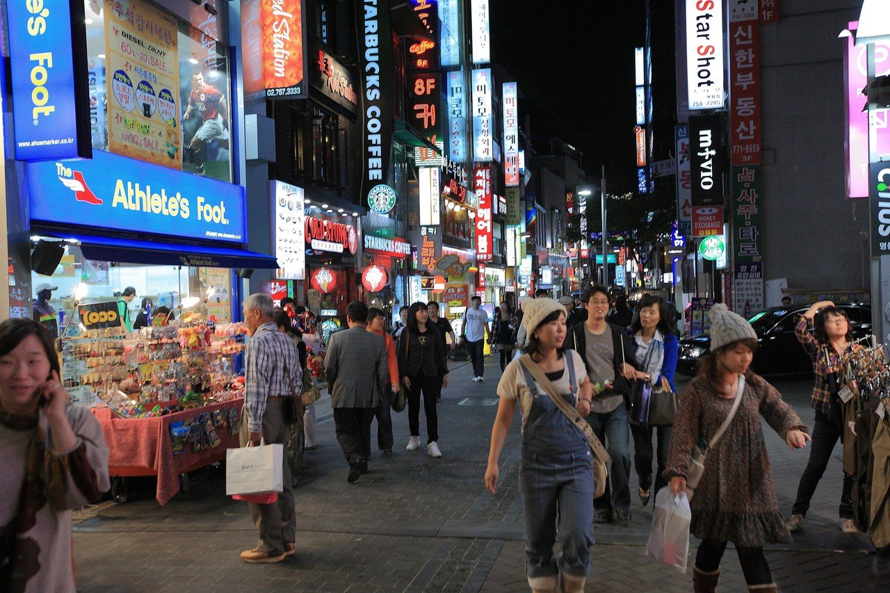 ソウル明洞の夜景 Zenpaku Note ソウル明洞の夜景 Zenpaku Note