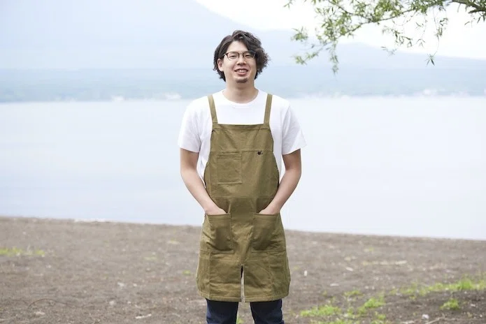 ソトレシピプロダクツ】キャンプ料理で便利なエプロン「キャンプロン