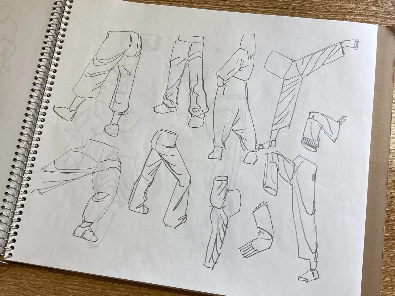 絵の素振りって何をする？｜モルフォ人体デッサン・風景画のレッスンを