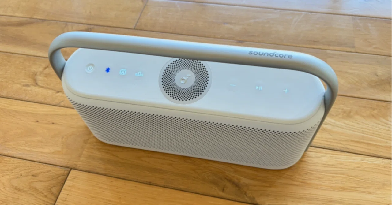 外でも使える持ち運びしやすいスピーカー、Anker『Soundcore Motion