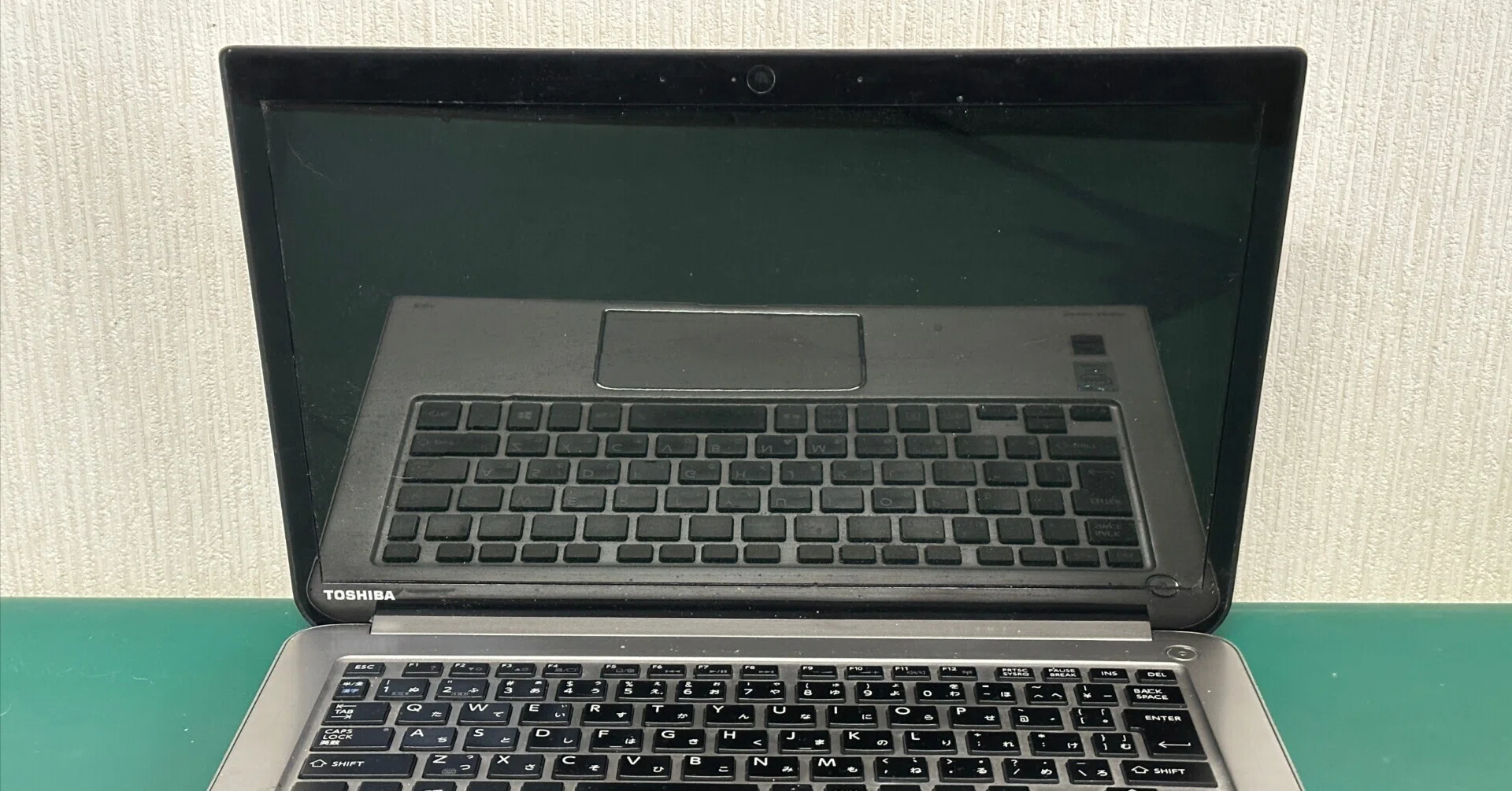 dynabook KIRA V634/27KS 液晶パネル割れ | パソコン修理 札幌｜阿部