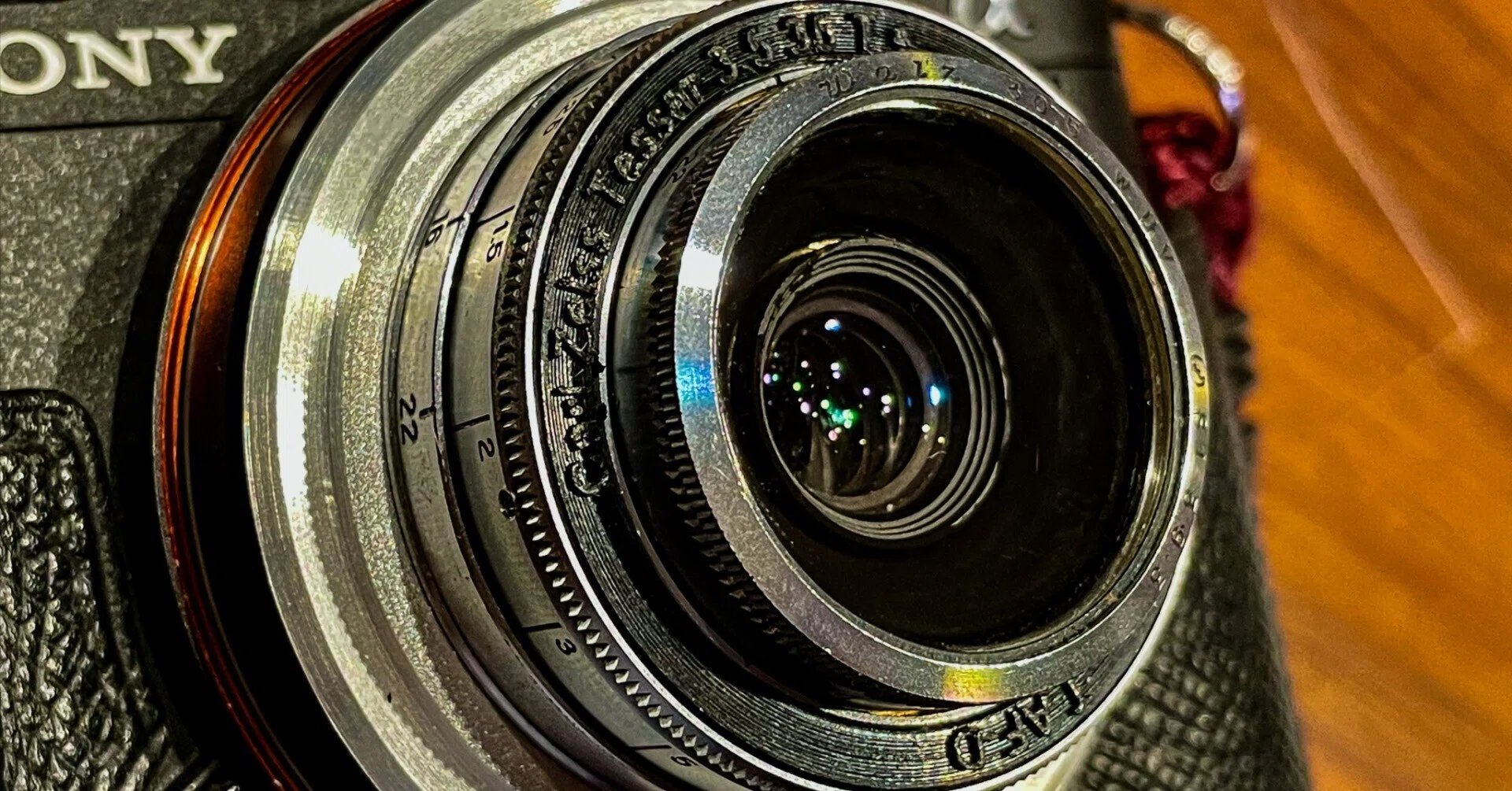 YASHICA T AF-D の改造レンズ T* コーティングをまとった純粋な Carl