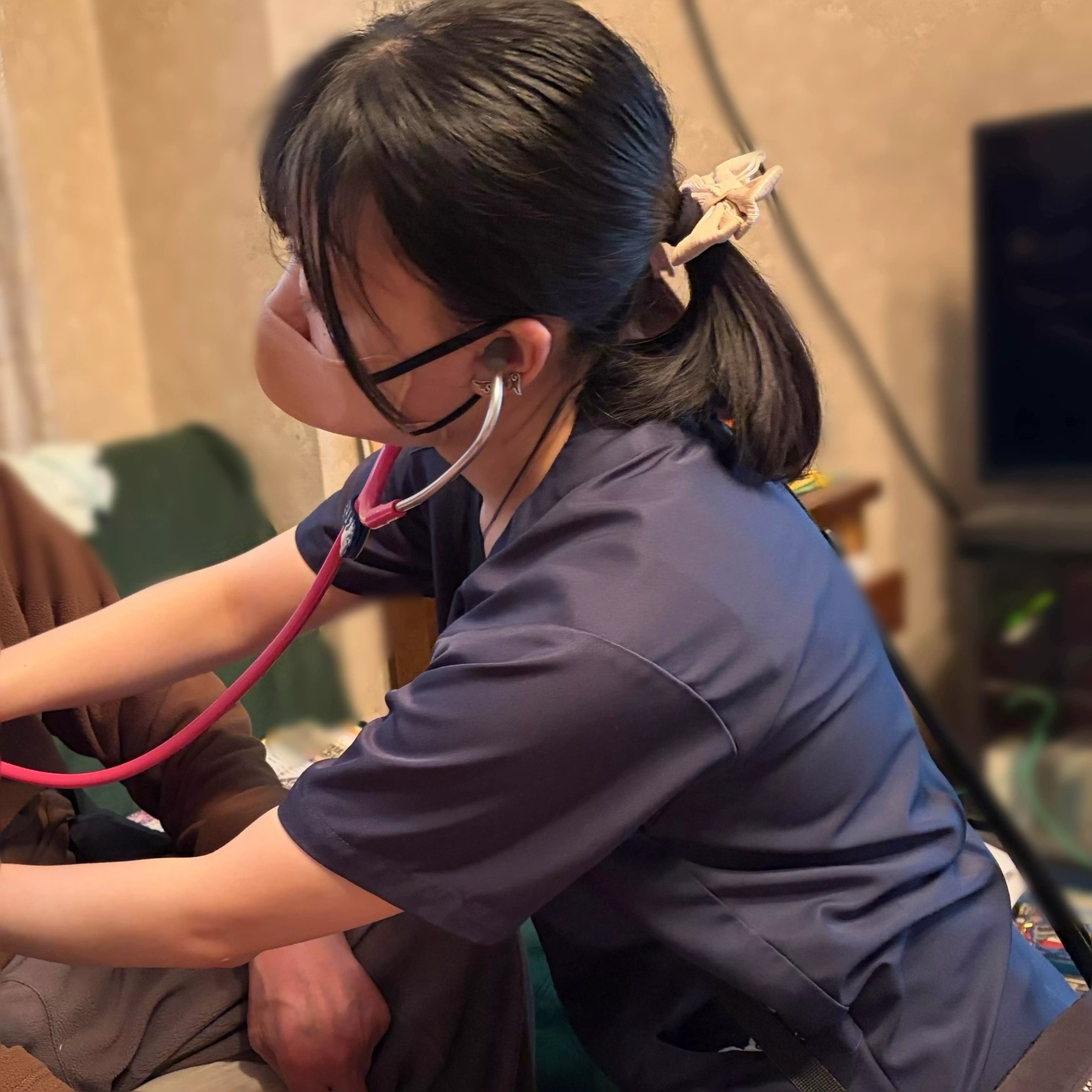 紬｜訪問看護師