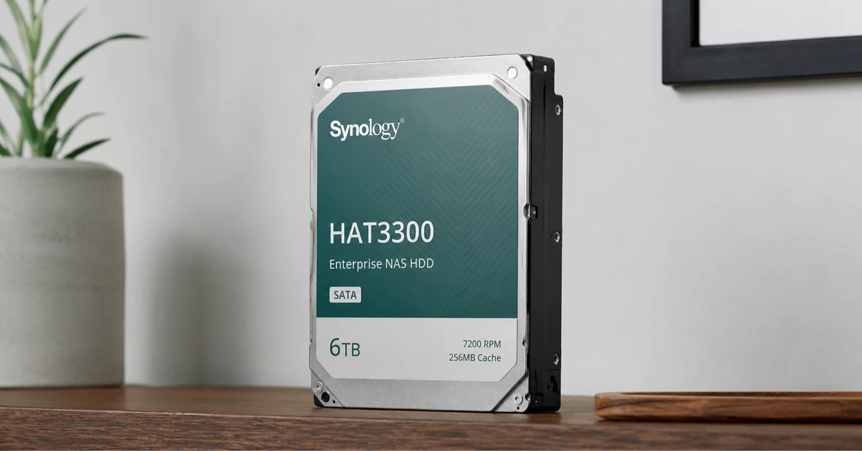 NAS用HDDは「信頼性」で選ぶ──Synology HAT3300-6Tが61,318円で 