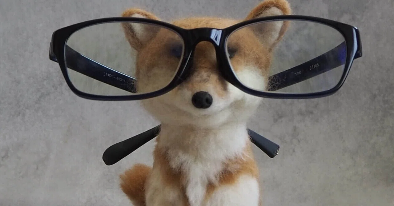 羊毛フェルトで作った柴犬のめがねスタンド｜ふにまる