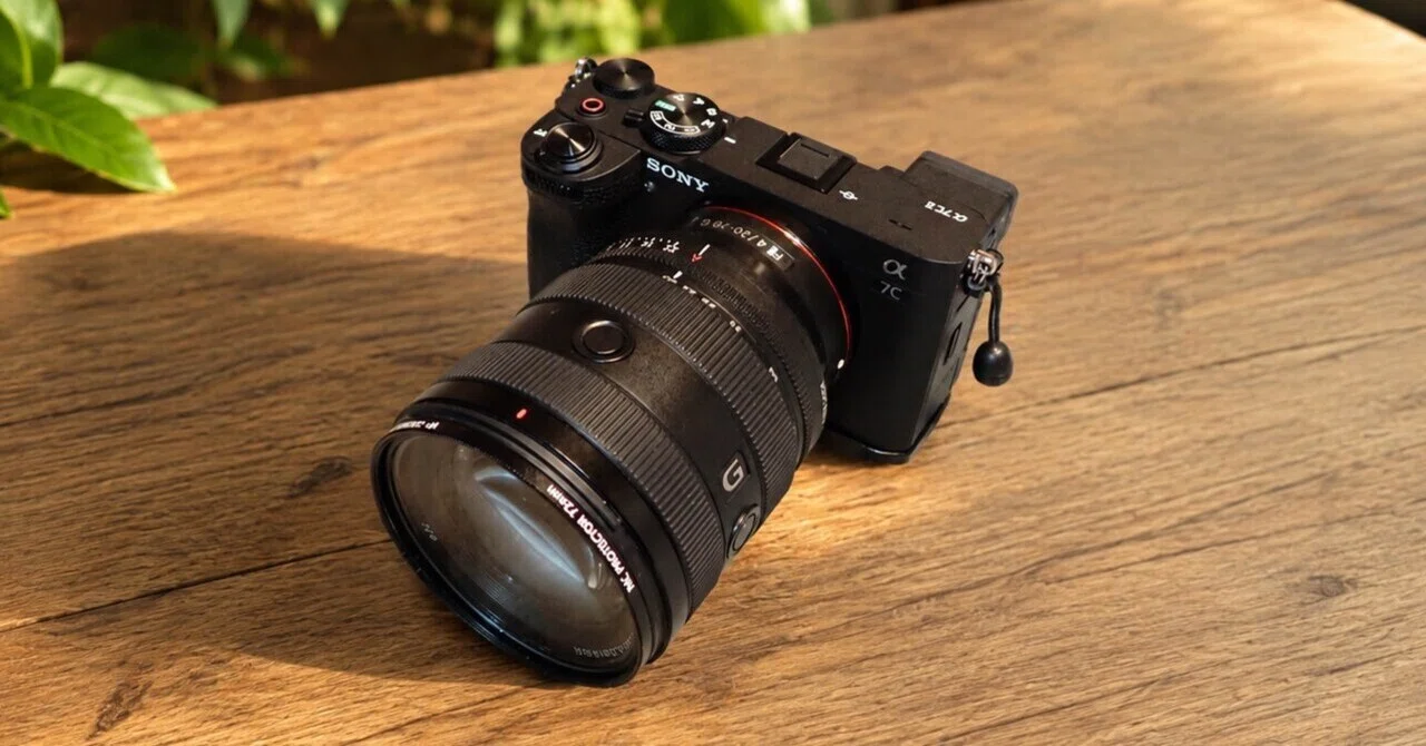 α7C IIの出番が減ってきたので、SEL2070Gより300g軽いレンズを探して