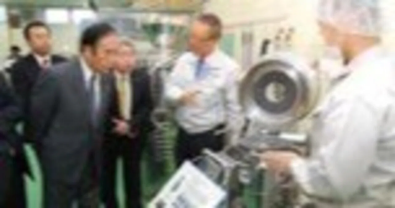 県知事の上田様がお見えになりました｜増幸産業株式会社