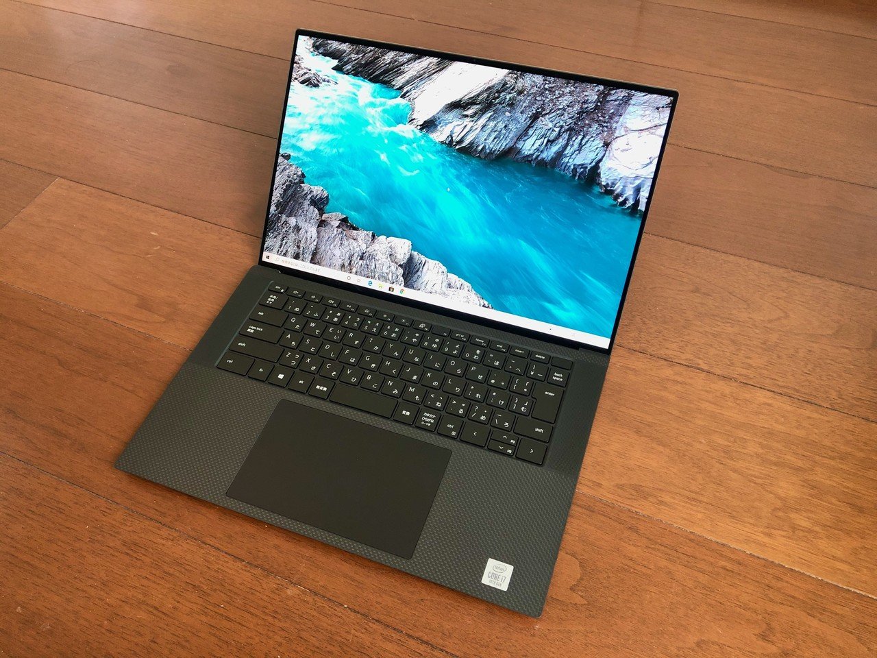 DELLの新型XPS15 9500購入！MacBook Pro 13インチと比較してみた