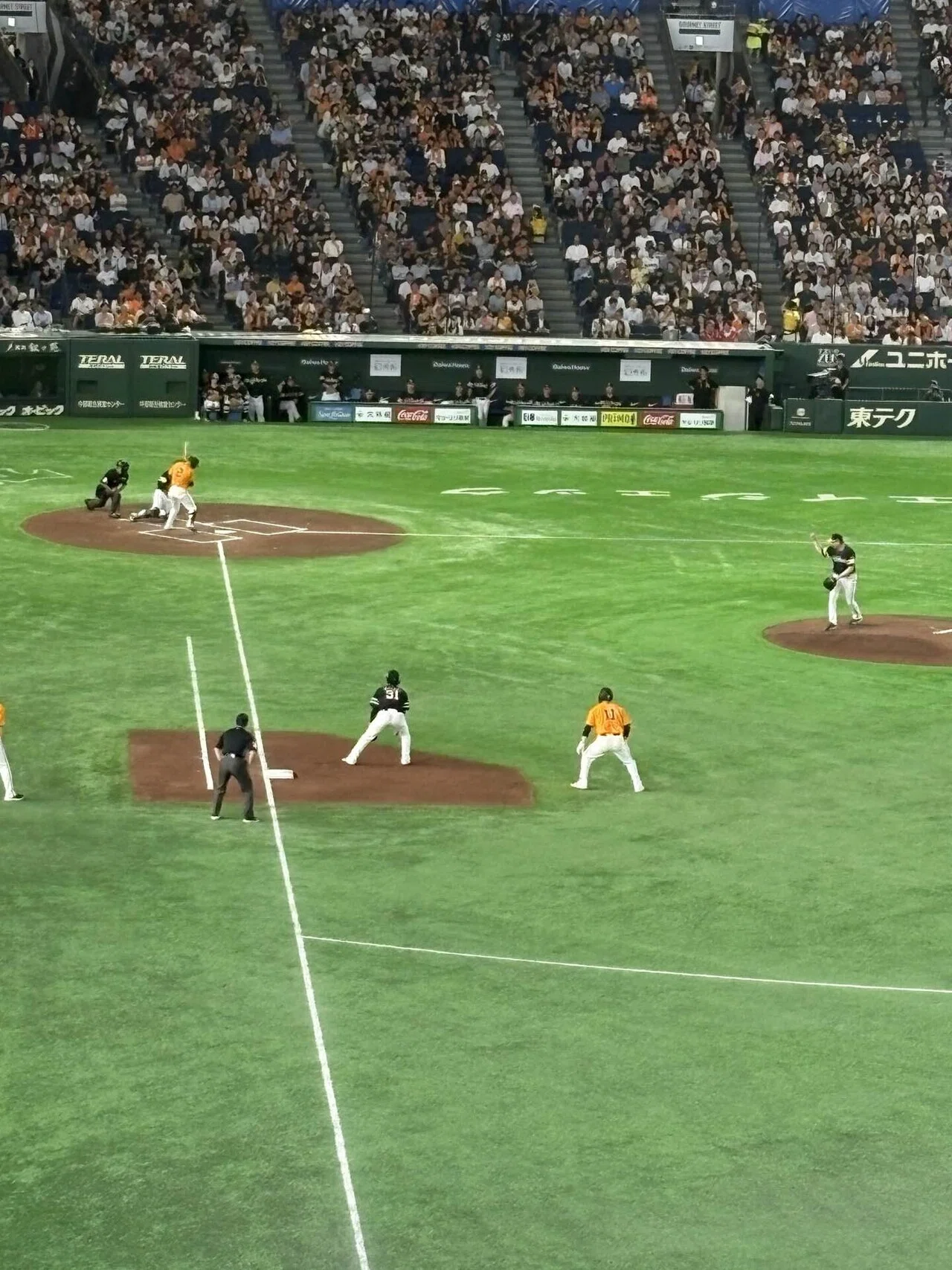 東京ドームのプレミアムラウンジ席で野球観戦デビュー｜ミャー