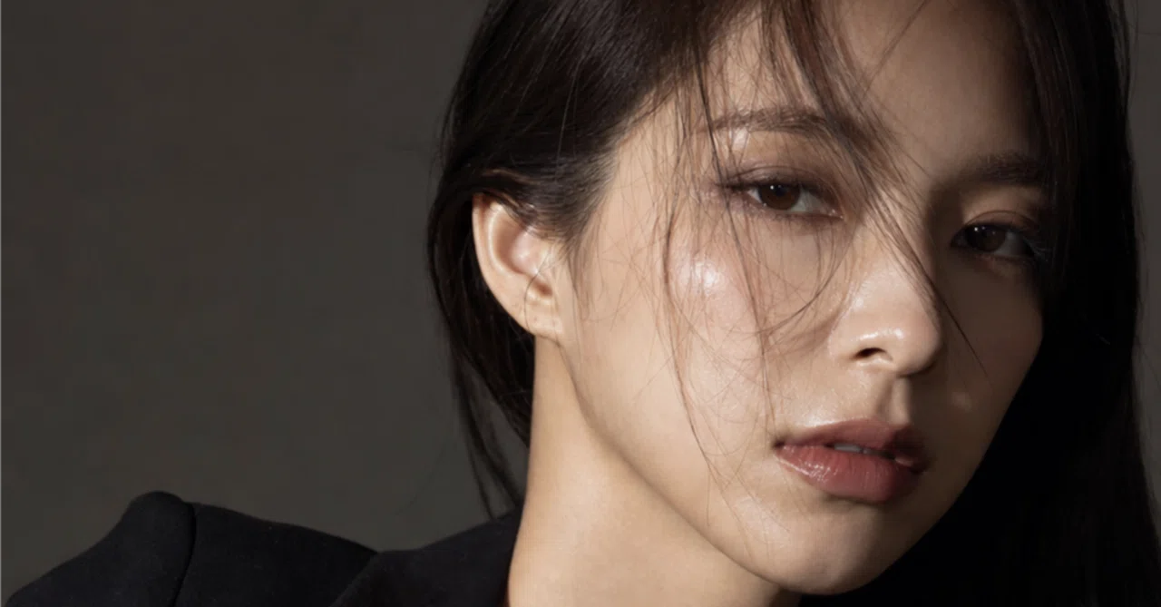 画像生成AI】「黒レースと艶髪の大人ロマンティックの女性ポートレート