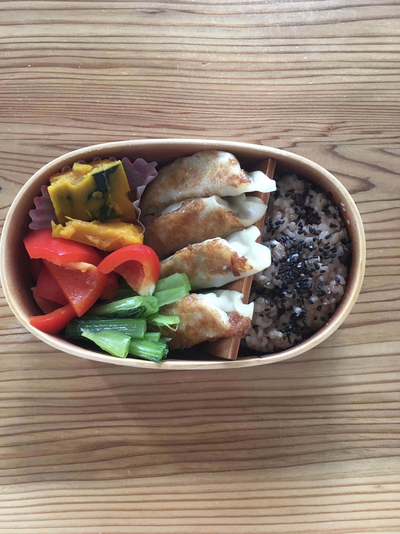 今週も毎日お弁当作りました 今日は昨夜の晩ご飯のおかずの餃子を入れたからいつもよりカロリー高めかも ゆう Cadmania Note