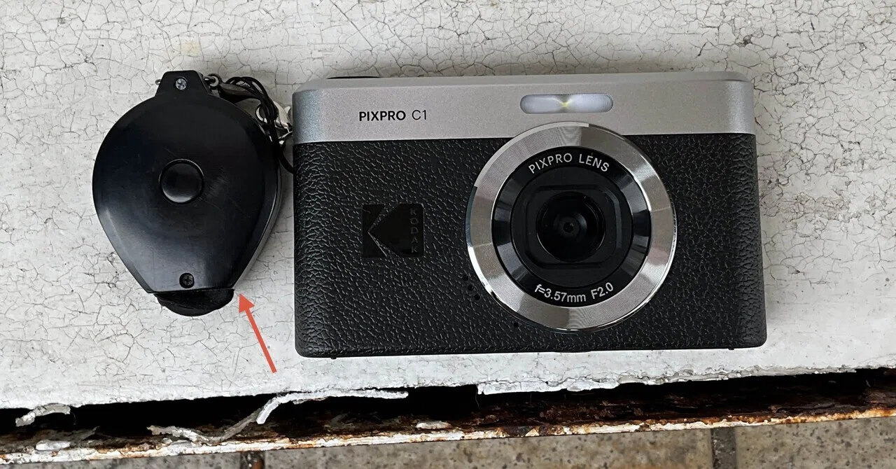 コダック Pixpro C1をカスタマイズしてみた（プティのストラップを装着 