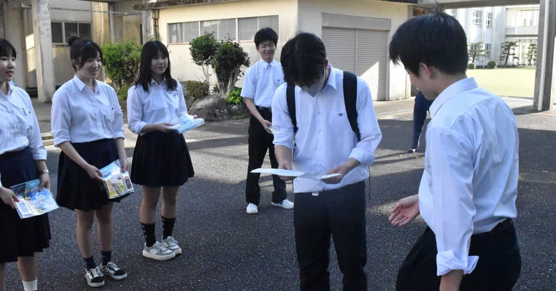 【新宮高校】自転車マナーアップ推進リーダーに本校生徒会役員が委嘱されました。