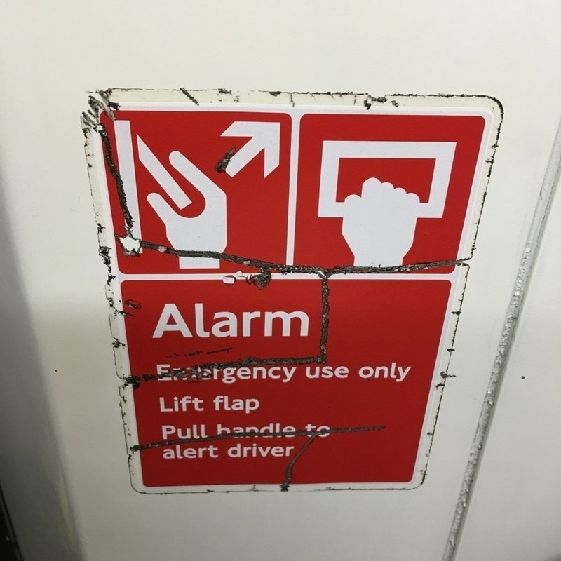 ロンドン駅構内の警告表示 集めてみたよ Chiori London Note ロンドン駅構内の警告表示 集めてみたよ Chiori London Note