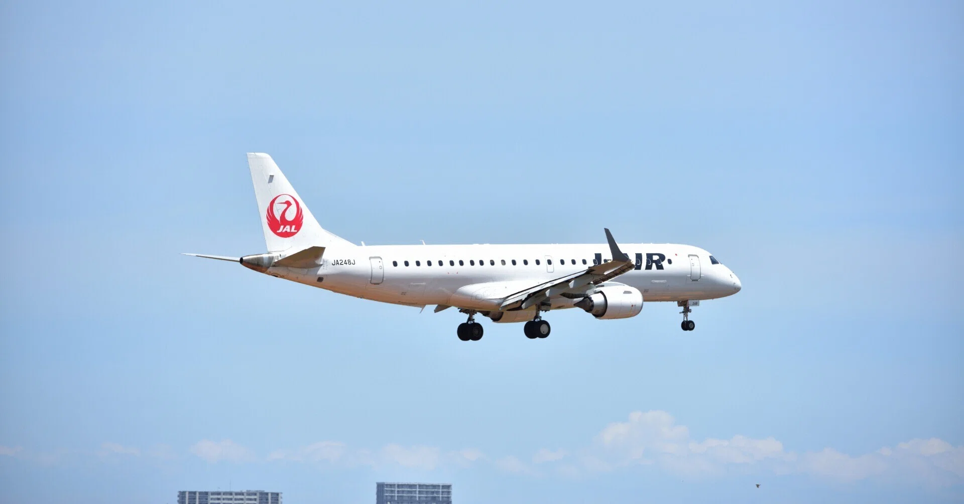 エンブラエル ERJ-190-100（ERJ-190STD）｜光と風のアルバム