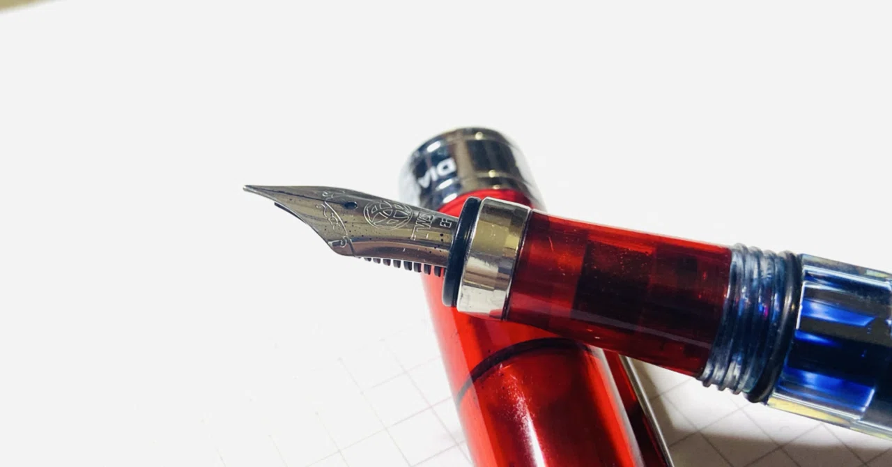 万年筆 3本セット 液漏れ その日 わたしは思い出した 万年筆のインク漏れの恐怖を… 鞄を何個も