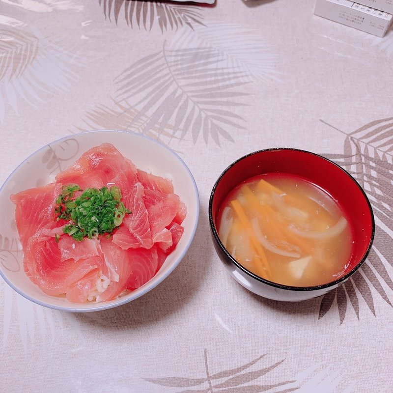 脂質制限中　マグロ丼