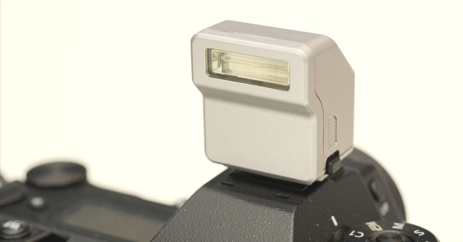 LUMIX用小型ストロボFL70を買いなおす｜生産終了／在庫残少