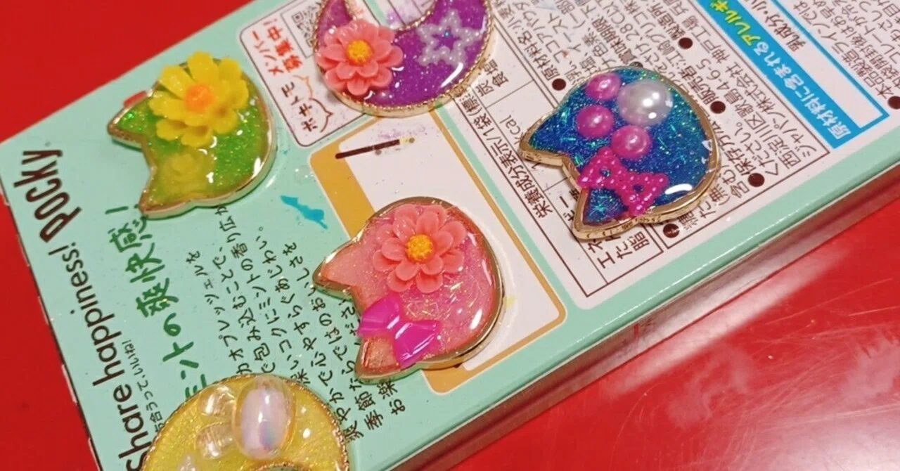 娘とレジンでヘアゴム作り！キラキラ笑顔のハンドメイド体験｜Moco3