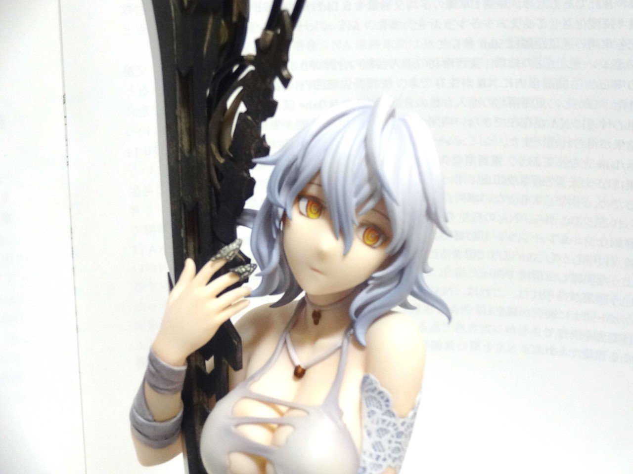 コトブキヤ CODE VEIN ARTFX J 剣に寄り添うイオ - YouTube